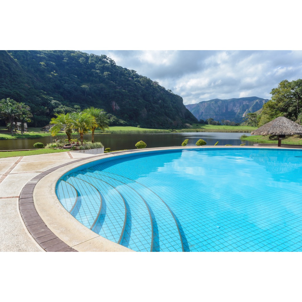 Hotel Pool Access in La Paz Without Staying Overnight: Local's Guide